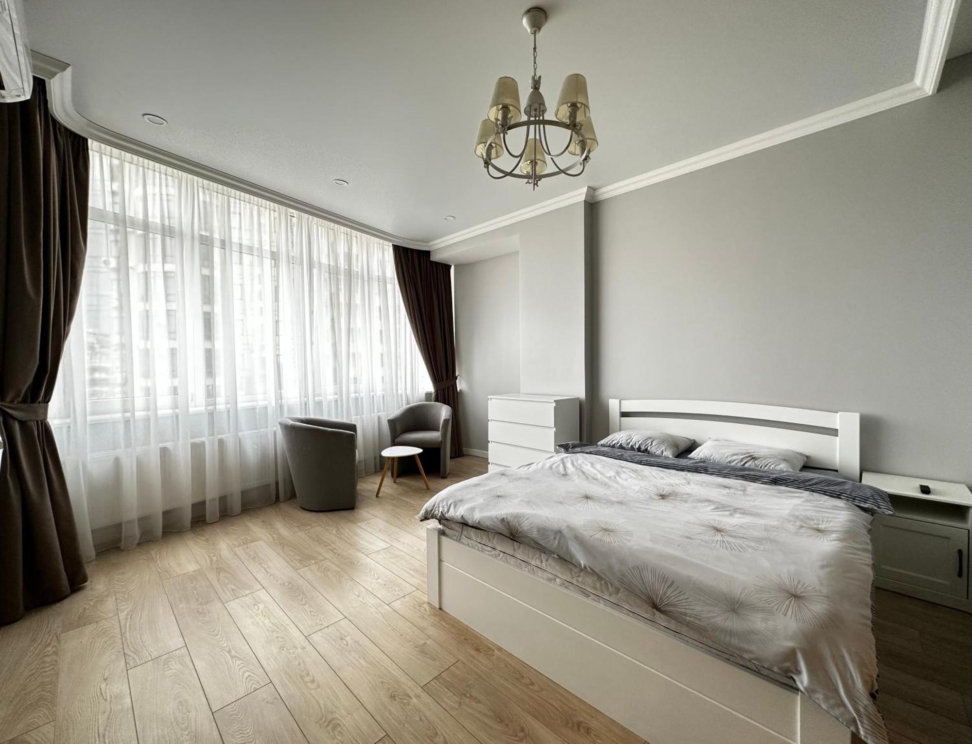 Gagarin Plaza Stylish Apartment Одеса Екстер'єр фото