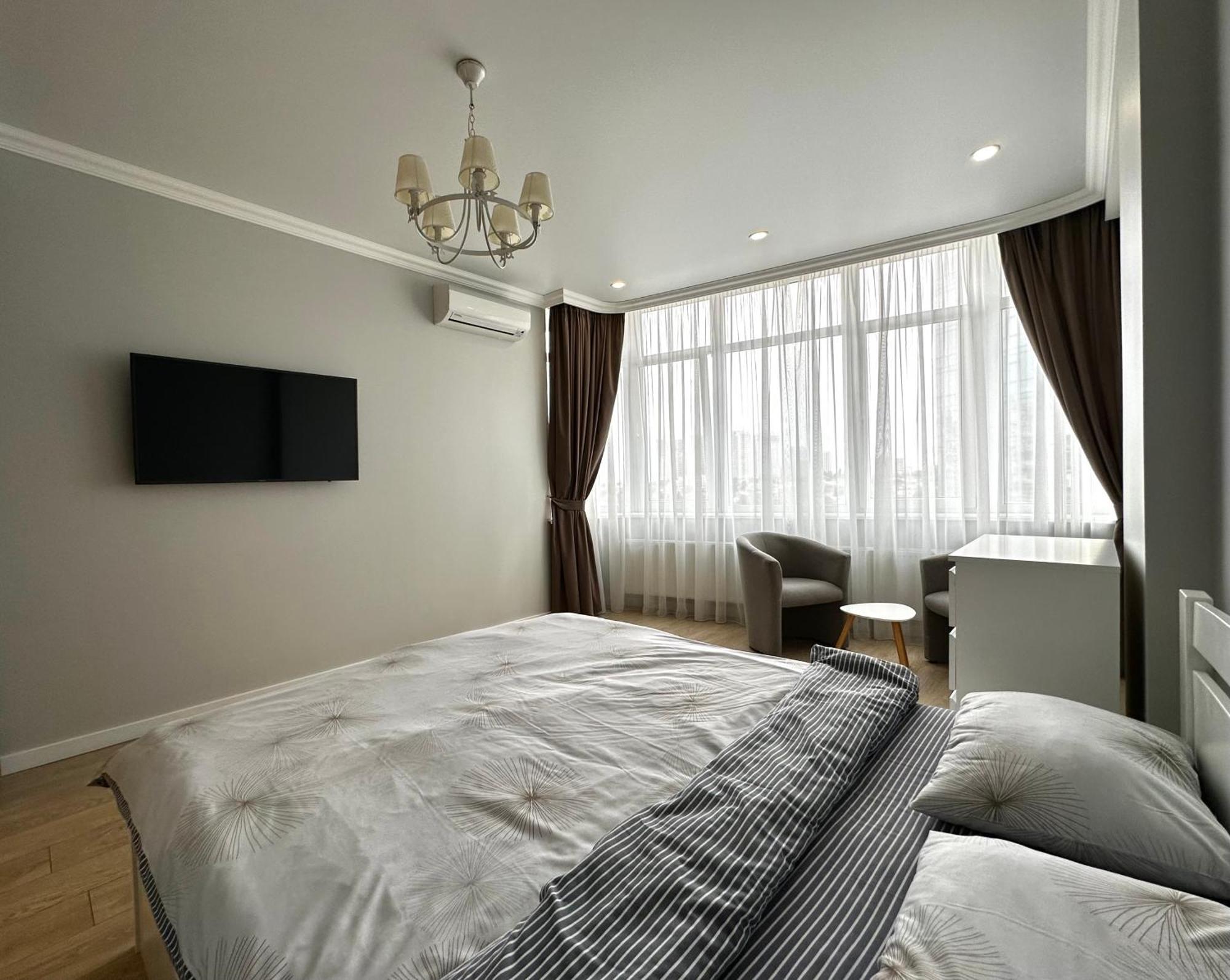 Gagarin Plaza Stylish Apartment Одеса Екстер'єр фото